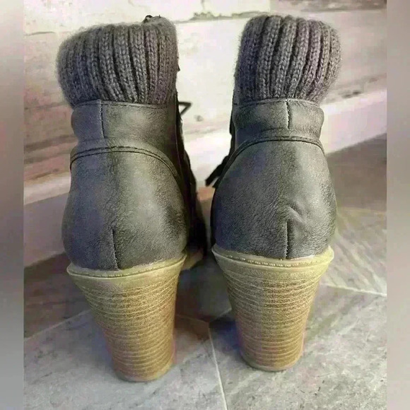 Mudd Women’s chunky lace up boots - Picture 4 of 6